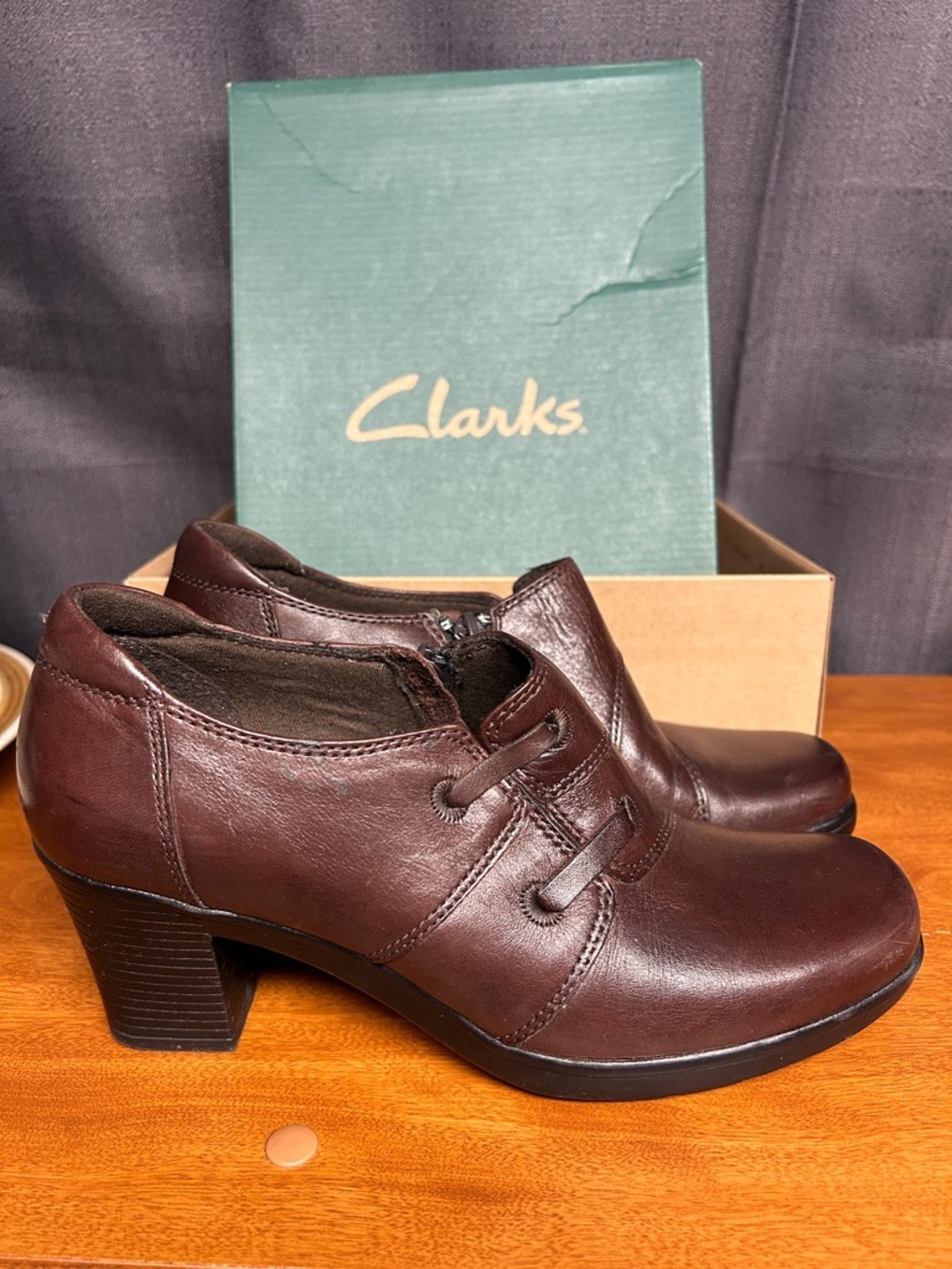 Clarks woMen’s Dark Brown dream hills Leather Side-Zip Casual shoe